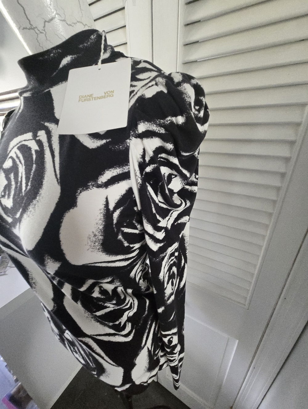Diane Von Furstenberg Rose Print Puff Sleeve Knit Top NWT Small - Picture 4 of 12